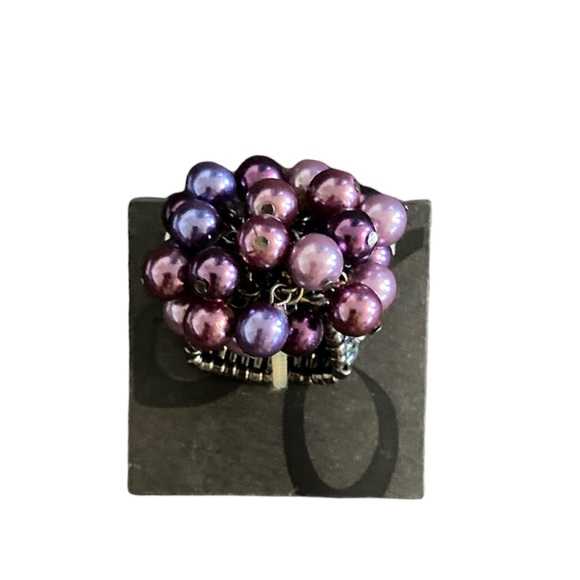 Purple Pearl Like Cluster Beads Stretch Cocktail Ring (NEW WITH TAGS) - Picture 3 of 6